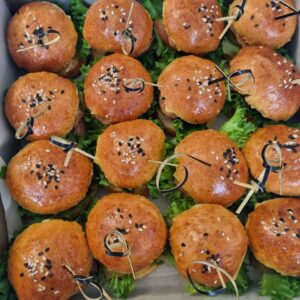 Классические мини-бургеры с куриной котлетой 16 шт.