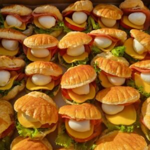 Ракушки с салями  16 шт.